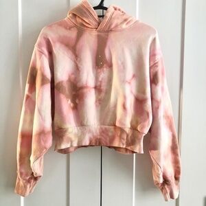 Aritzia, TNA,‎ Cozy, Perfect Shrunken Cropped Hoodie, Womans, Tie Dye, Size M